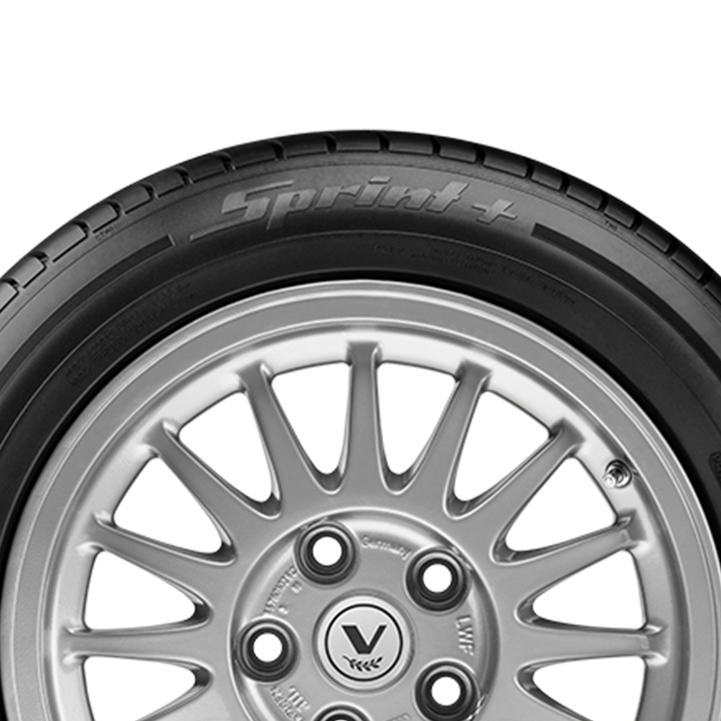 Kimagasló teljesítmény száraz és nedves útfelületen egyaránt.